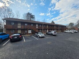 3011 Broadbay Dr in Winston-Salem, NC - Building Photo