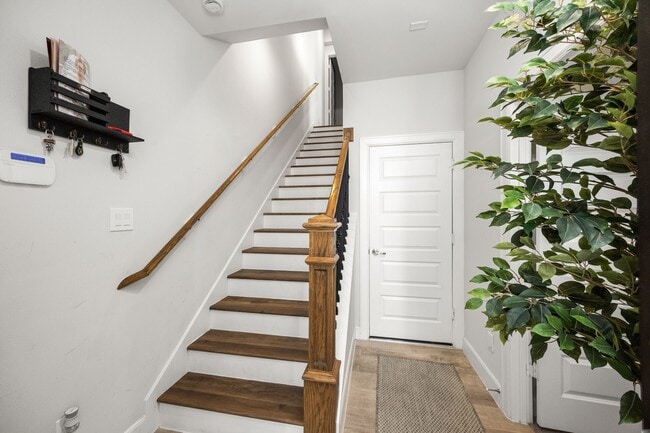 2718 Grand Fountains Dr