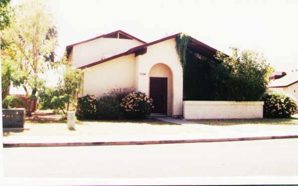 2736 N Salem St in Mesa, AZ - Foto de edificio - Building Photo