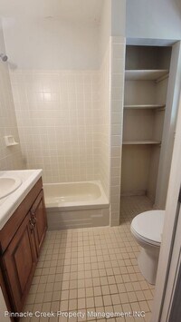 315-315 Broadleaf Ln photo'