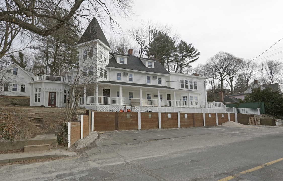 158 Woodbine Ave in Northport, NY - Building Photo