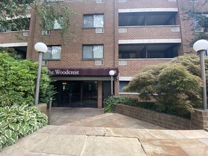 The Woodcrest in Great Neck, NY - Building Photo - Building Photo