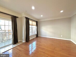 11837 Regents Park Dr in Germantown, MD - Building Photo - Building Photo