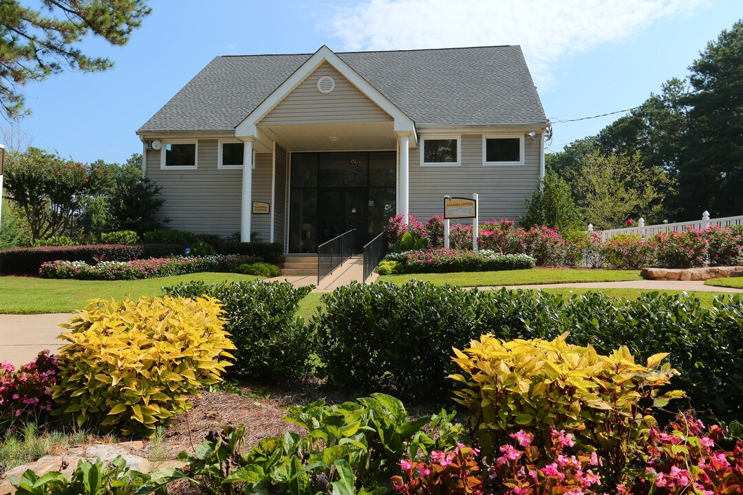 The Clara in Clarkston, GA - Foto de edificio