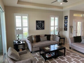 2636 Anguilla Dr in Cape Coral, FL - Foto de edificio - Building Photo