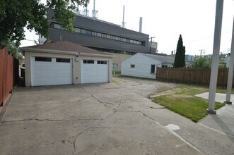 2327 University Ave in Grand Forks, ND - Building Photo - Building Photo
