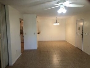 638 Bird Bay Dr E in Venice, FL - Foto de edificio - Building Photo