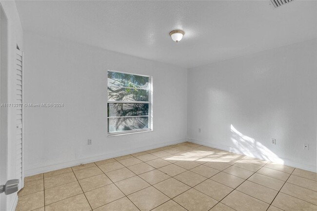 1720 NW 55th Terrace in Miami, FL - Building Photo - Building Photo