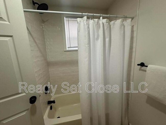 156 W High St in Circleville, OH - Building Photo - Building Photo