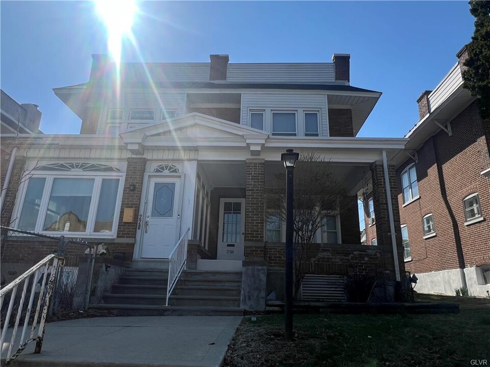 226 S West St in Allentown, PA - Building Photo