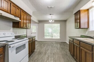 6121 Stardust Dr S in Watauga, TX - Building Photo - Building Photo