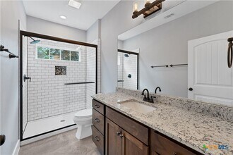 1355 Estate Dr in New Braunfels, TX - Building Photo - Building Photo
