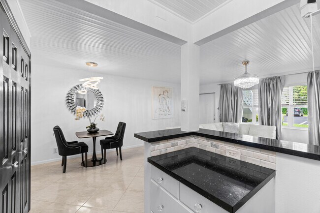 340 Horizon W in Boynton Beach, FL - Building Photo - Building Photo