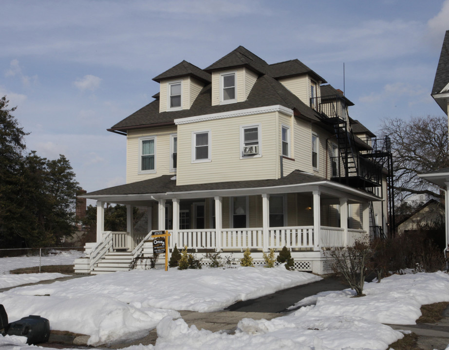 307 8th Ave in Asbury Park, NJ - Building Photo