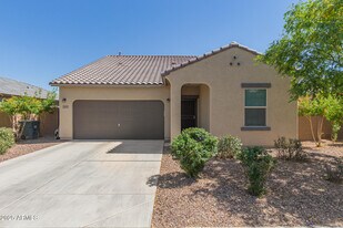 2415 E San Miguel Dr in Casa Grande, AZ - Building Photo
