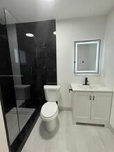 651 N 73rd Ave in Hollywood, FL - Building Photo - Building Photo