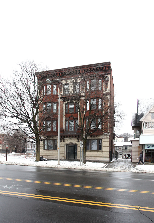 292 W Main St in Waterbury, CT - Building Photo - Building Photo