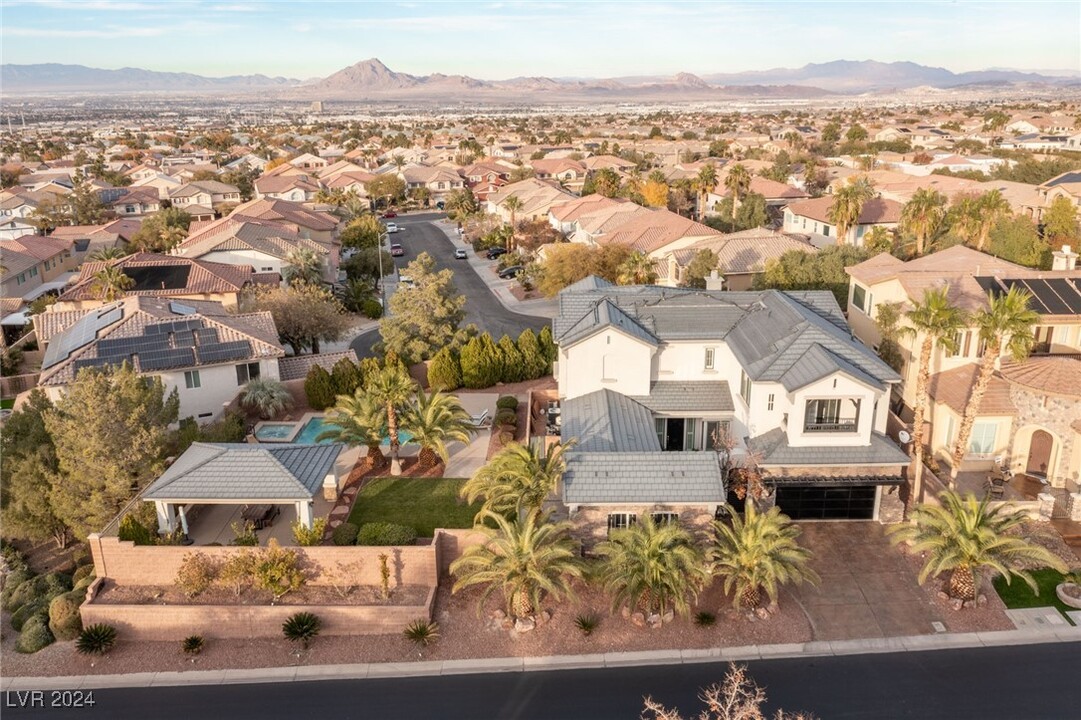 1426 Foothills Village Dr in Henderson, NV - Building Photo