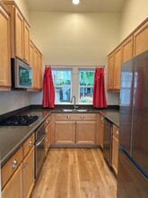 430 Matteri Cir in Cotati, CA - Building Photo - Building Photo