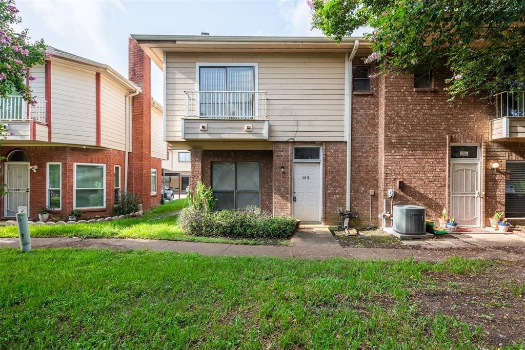 8320 Wild Rose St in Houston, TX - Building Photo