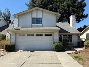 210 POWDER in Vacaville, CA - Building Photo - Building Photo