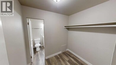 9926-9105 105 Ave in Grande Prairie, AB - Building Photo - Building Photo