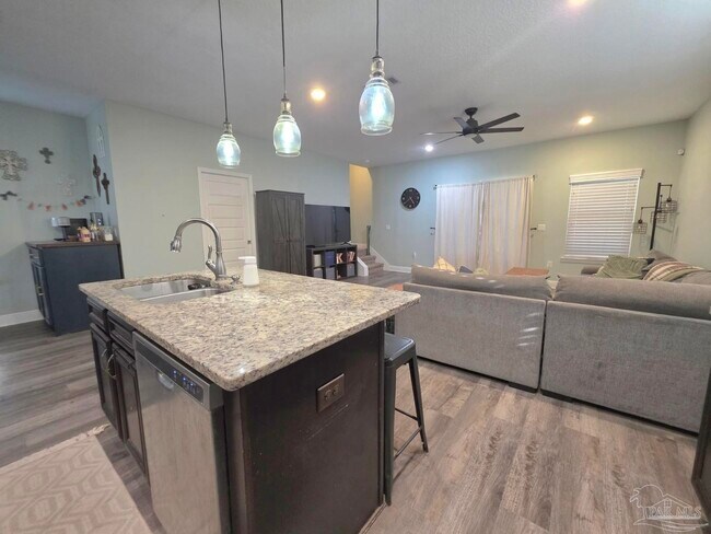 826 Smiley Cir in Pensacola, FL - Building Photo - Building Photo