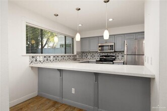 113 W Tearose Ave in McAllen, TX - Building Photo - Building Photo