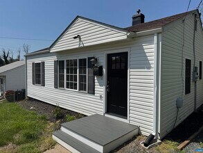 1015 Cherry Ave in Charlottesville, VA - Building Photo - Building Photo