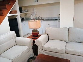 1343 East Market St, Unit 1343 East Market in Charlottesville, VA - Building Photo