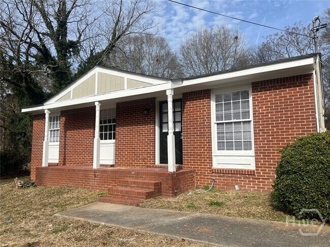 1695 E Broad St in Athens, GA - Building Photo - Building Photo