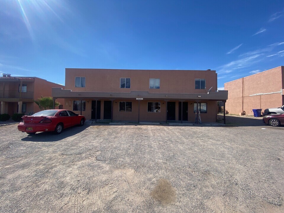 2329 Sambrano Ave, Unit D in Las Cruces, NM - Building Photo