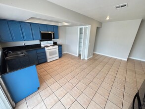 4244 Chafer Dr in Las Vegas, NV - Building Photo - Building Photo