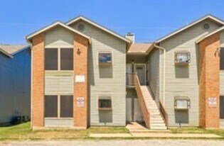2505 W Slaughter Ln in Austin, TX - Building Photo