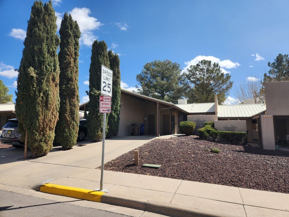 3224 Hillrise Dr in Las Cruces, NM - Building Photo