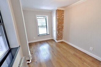 5 W 103rd St, Unit 3W in New York, NY - Building Photo - Building Photo