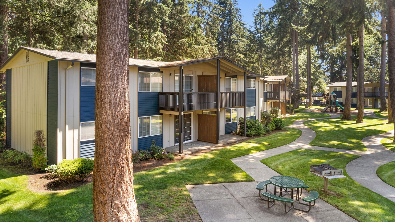 Chambers Pointe Apartments in University Place, WA - Building Photo