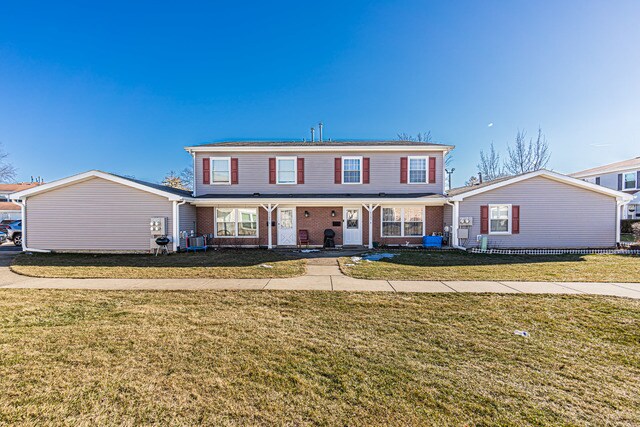 1305 Kingsbury Dr in Hanover Park, IL - Building Photo