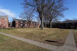 Linden Apartments in Pottstown, PA - Building Photo - Building Photo