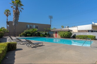 Acacia at Carmichael Apartments in Carmichael, CA - Foto de edificio - Building Photo