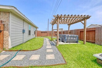 23106 Barrington Bluff Trail in Spring, TX - Building Photo - Building Photo