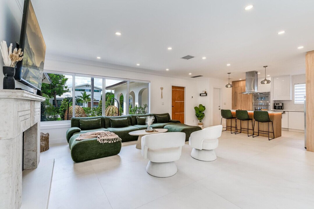 616 NE 16th Terrace, Unit SI FL1-ID1475652P in Fort Lauderdale, FL - Building Photo