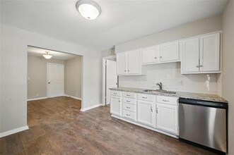 2906 W Parnell St in Denison, TX - Building Photo - Building Photo