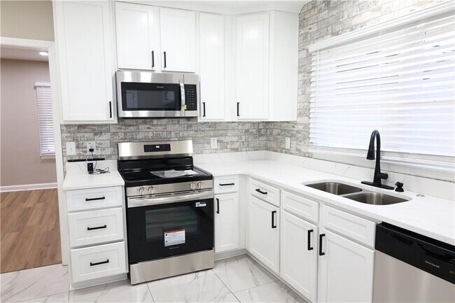 1876 Sandtown Rd SW in Atlanta, GA - Building Photo - Building Photo