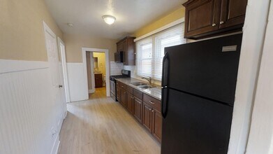 136 N Riverside Ave in Rialto, CA - Building Photo - Building Photo
