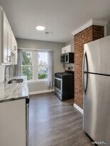 158 Chapel St in Milford, CT - Building Photo