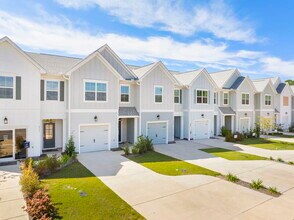 219 Skylah Ln in Panama City Beach, FL - Foto de edificio - Building Photo