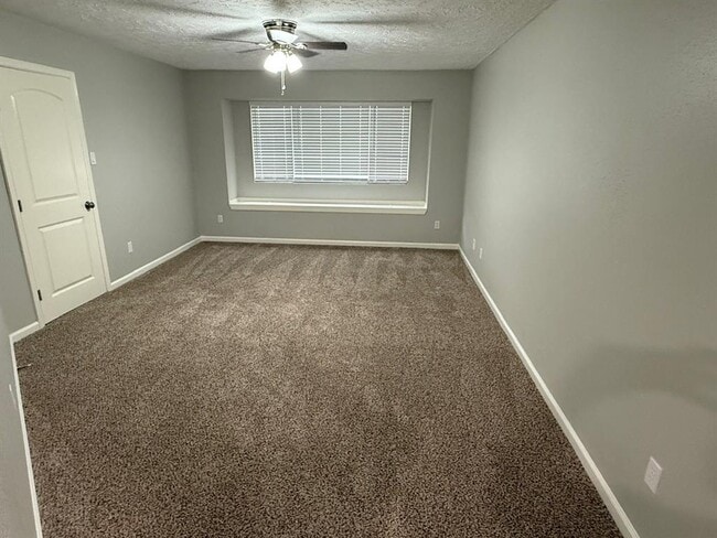 2812 Forest Hills Dr in League City, TX - Building Photo - Building Photo