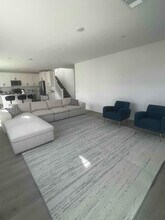 6036 W Ave J in Lancaster, CA - Foto de edificio - Building Photo