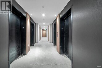 1 Quarrington Ln in North York, ON - Building Photo - Building Photo